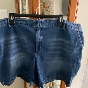 Bandolino denim shorts s plus sz 22W